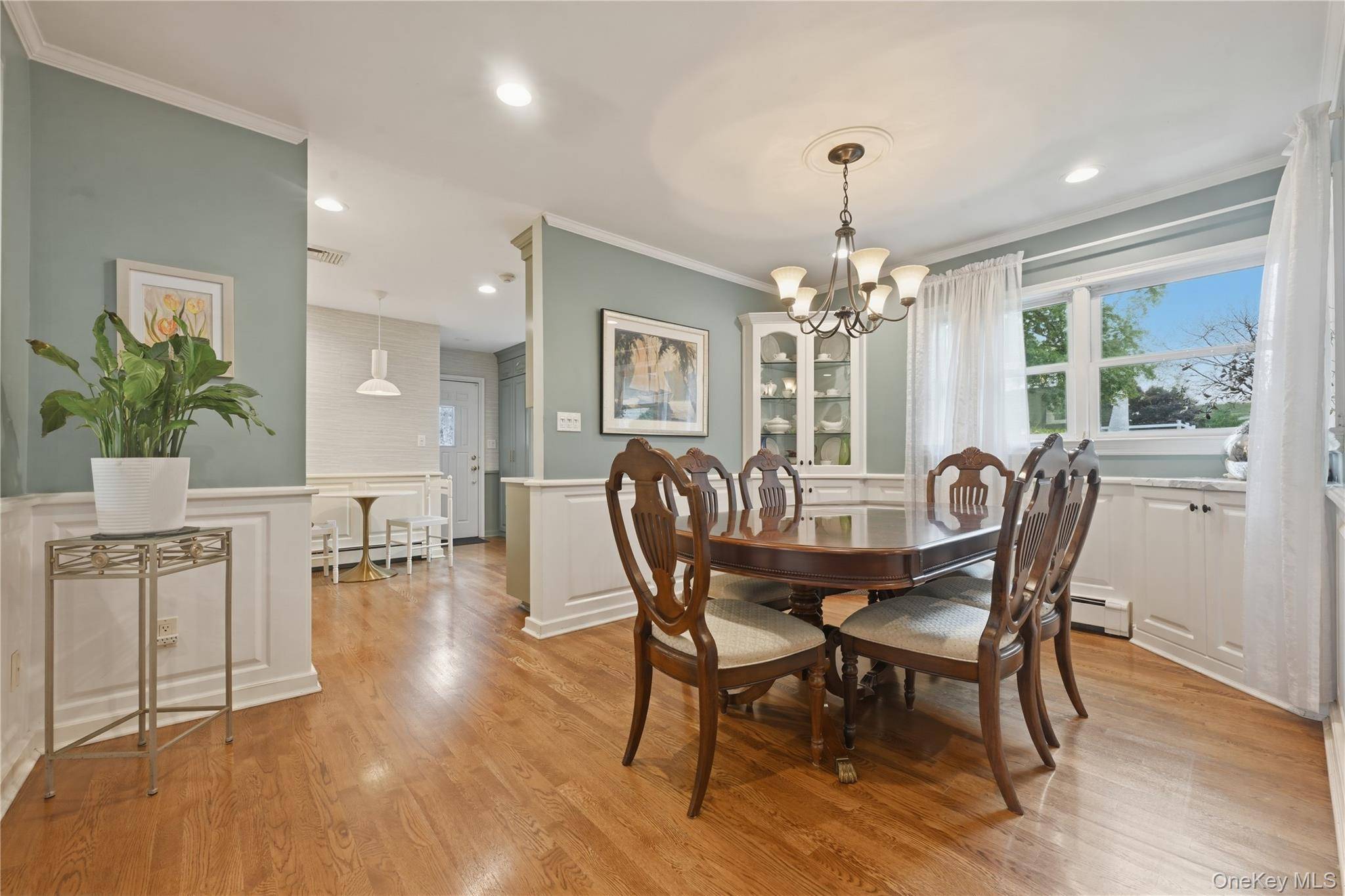 31 Yale ST, Garden City, NY 11530