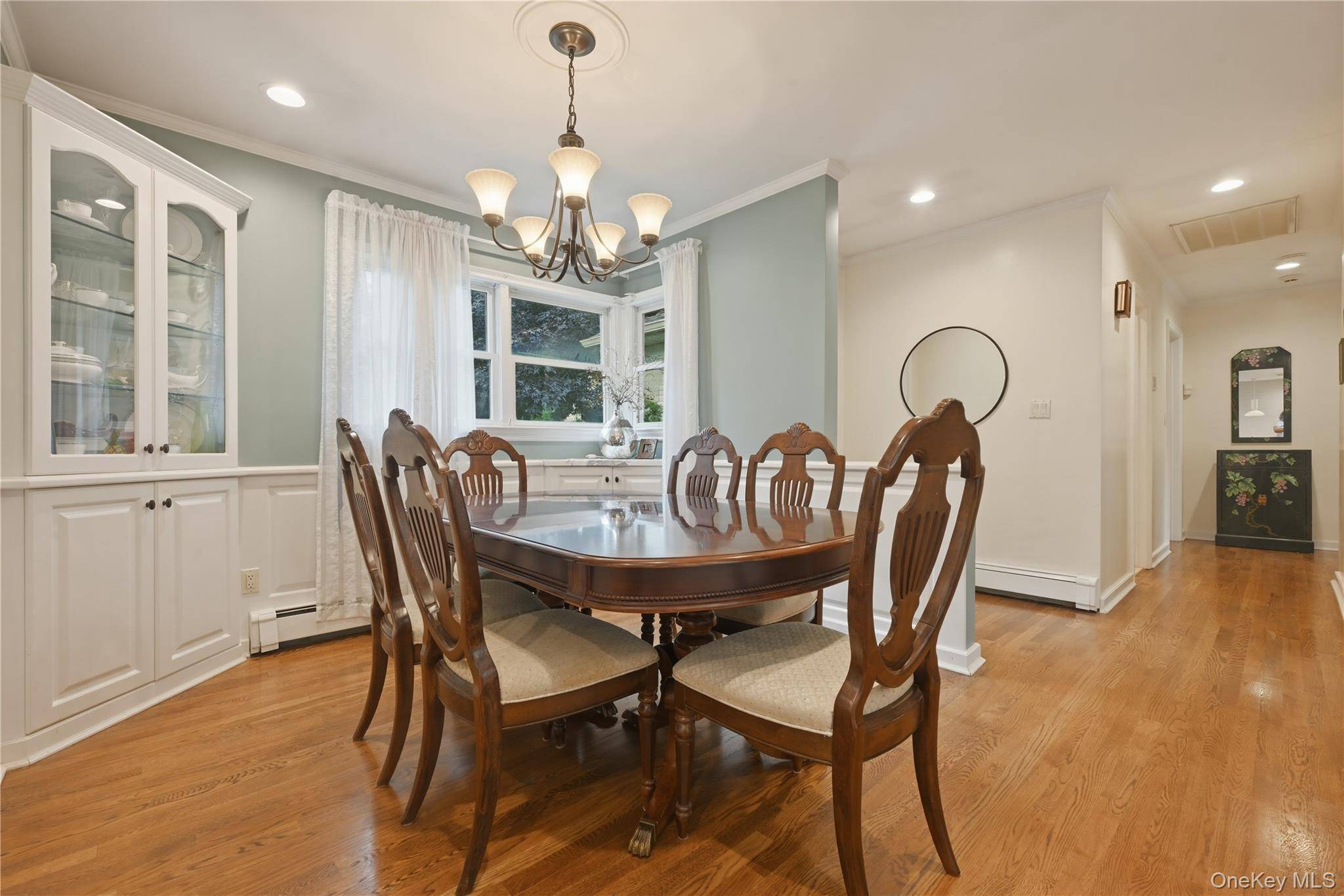 31 Yale ST, Garden City, NY 11530