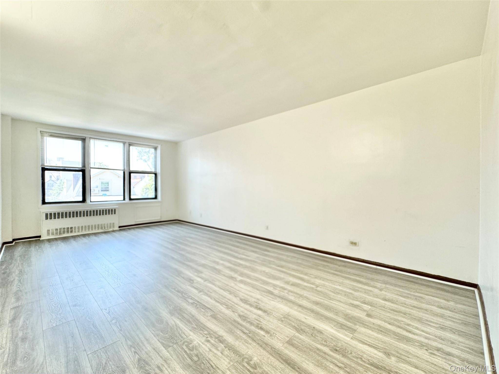 83-25 Vietor AVE #5C, Elmhurst, NY 11373