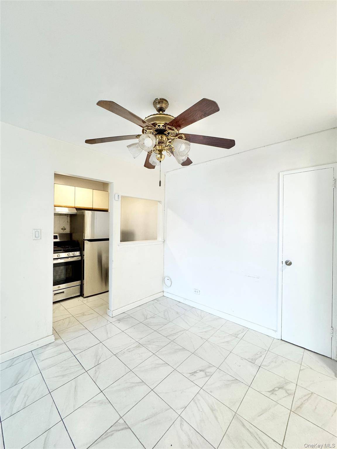 83-25 Vietor AVE #5C, Elmhurst, NY 11373