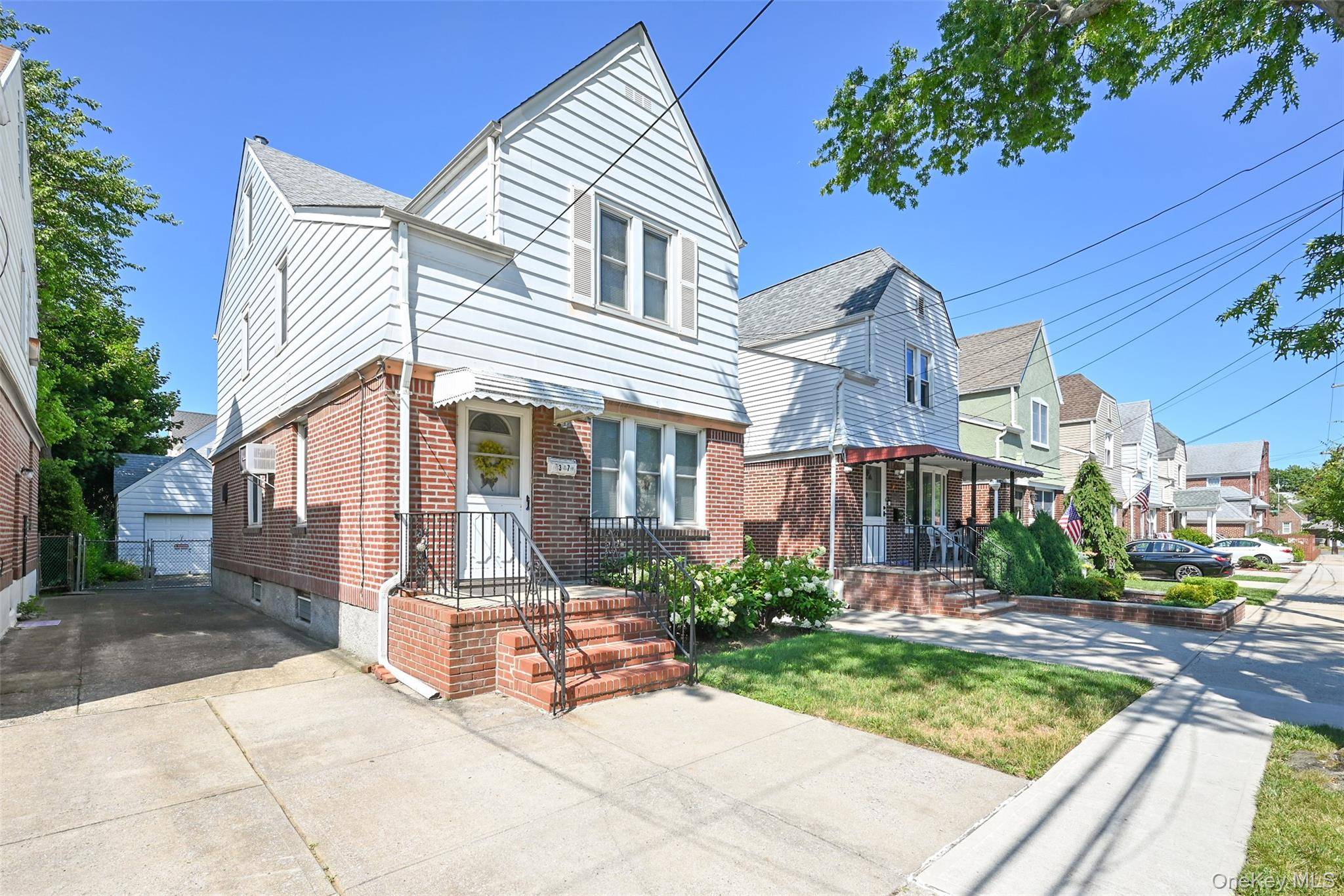 171-37 Courtney AVE, Flushing, NY 11358