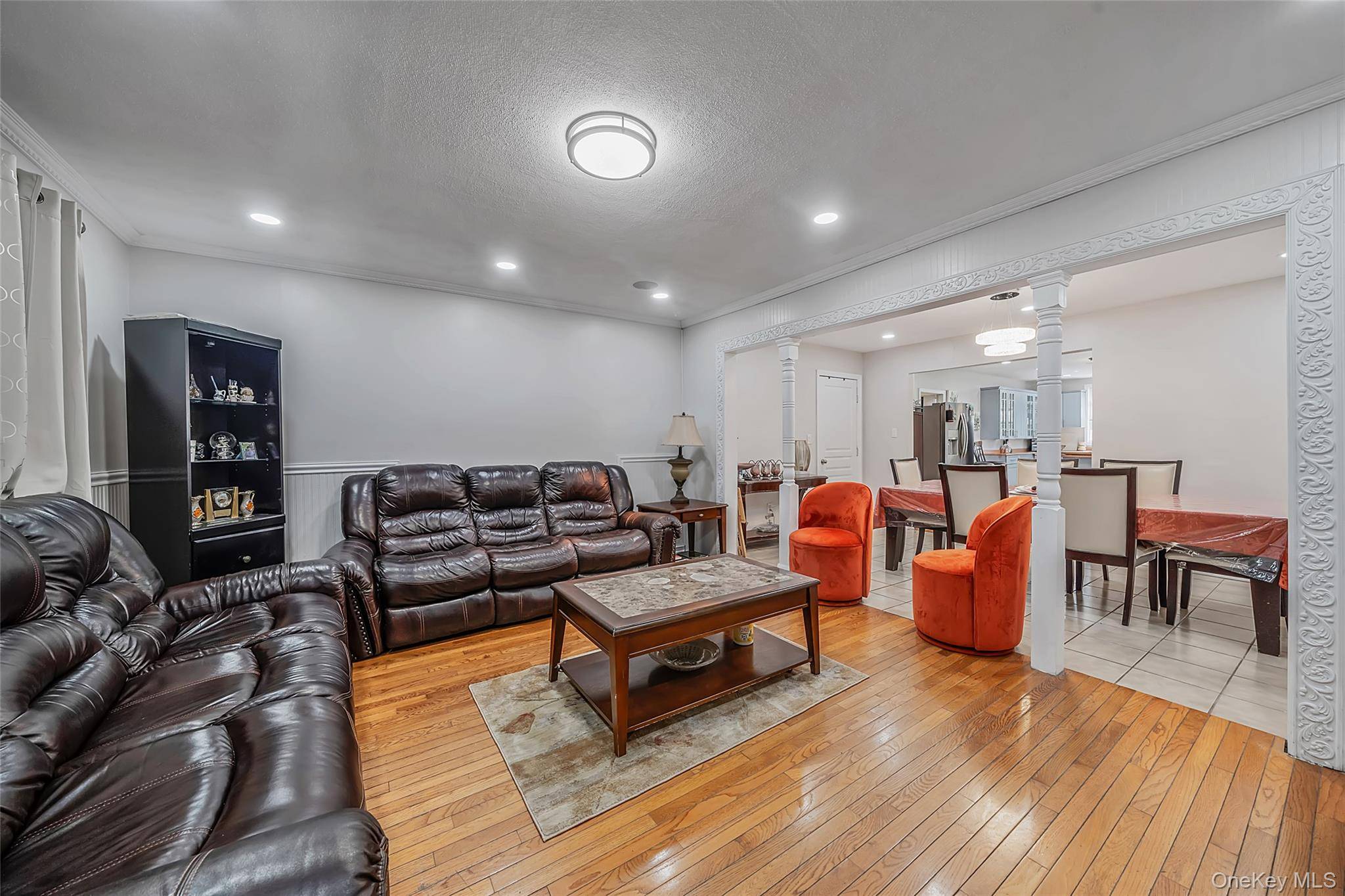 1641 E 3rd AVE, Bay Shore, NY 11706