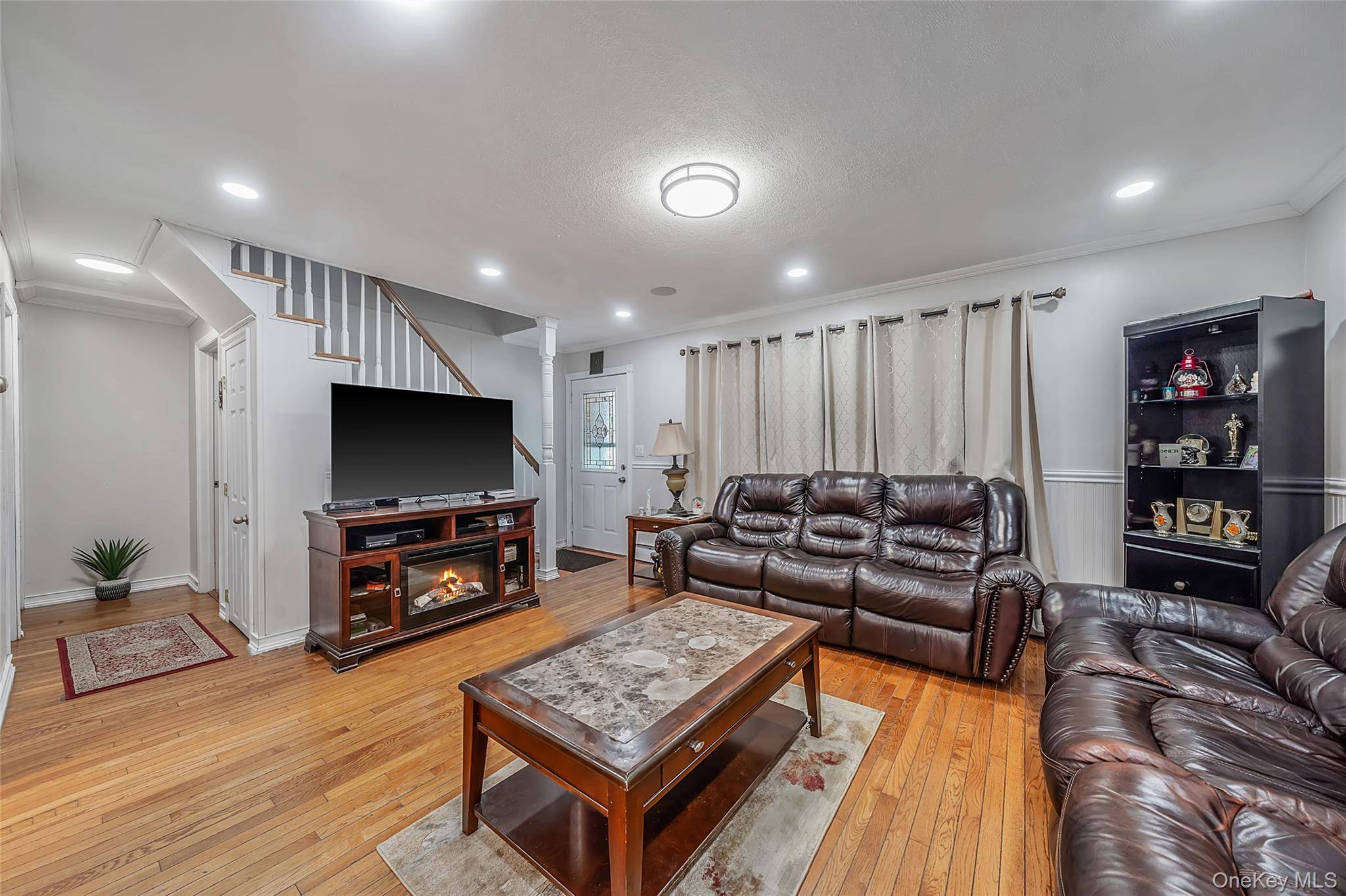 1641 E 3rd AVE, Bay Shore, NY 11706