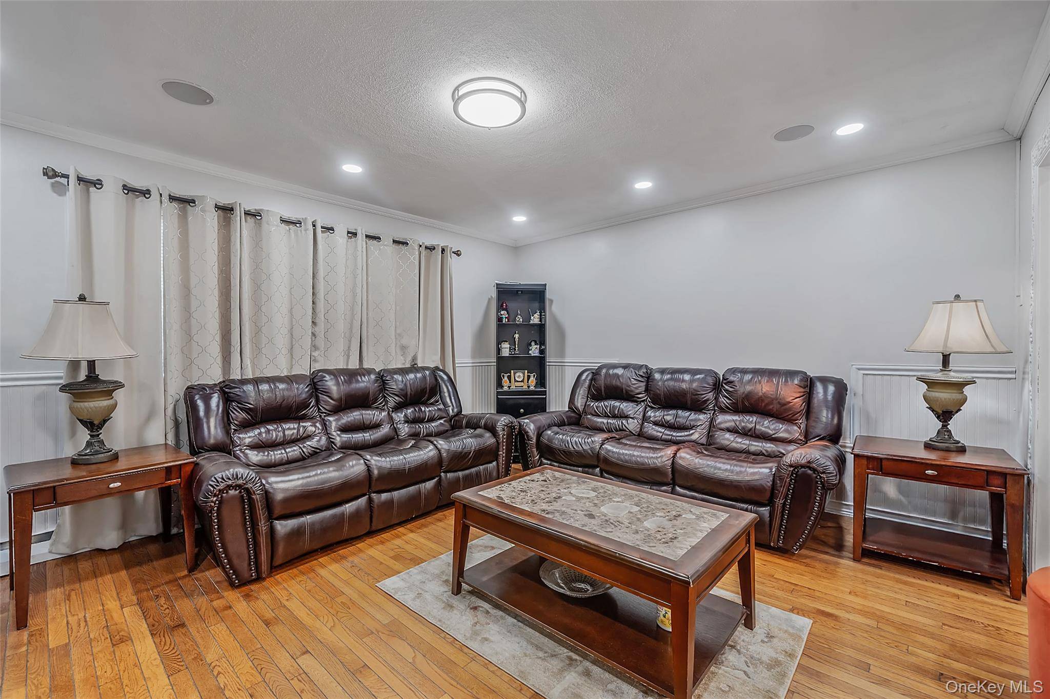 1641 E 3rd AVE, Bay Shore, NY 11706