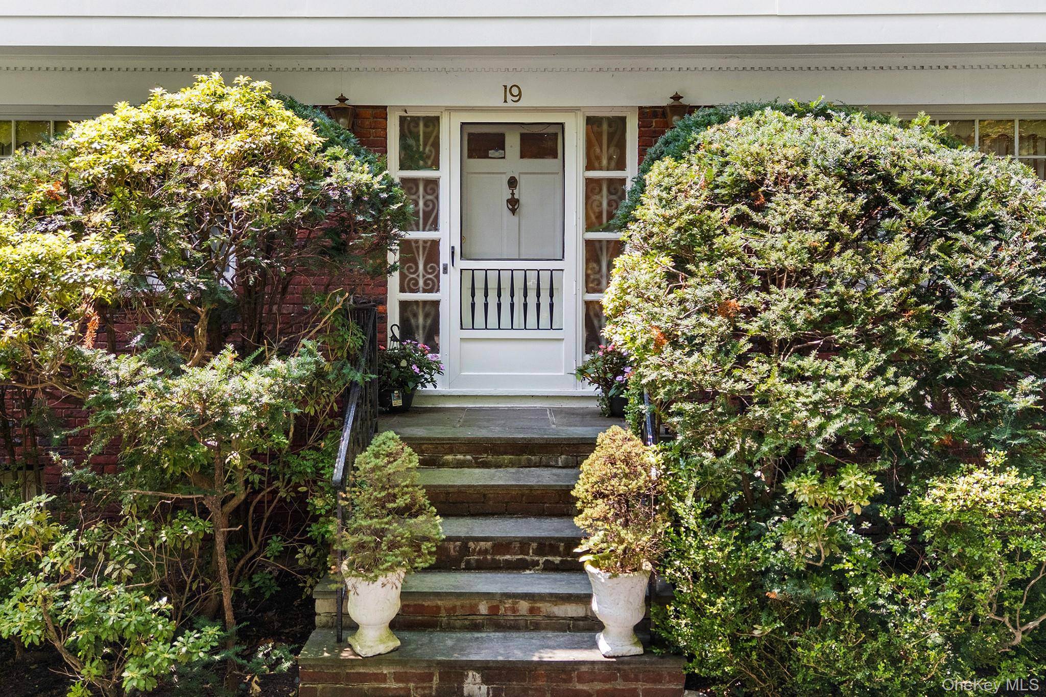 19 Carlton RD, Bronxville, NY 10708