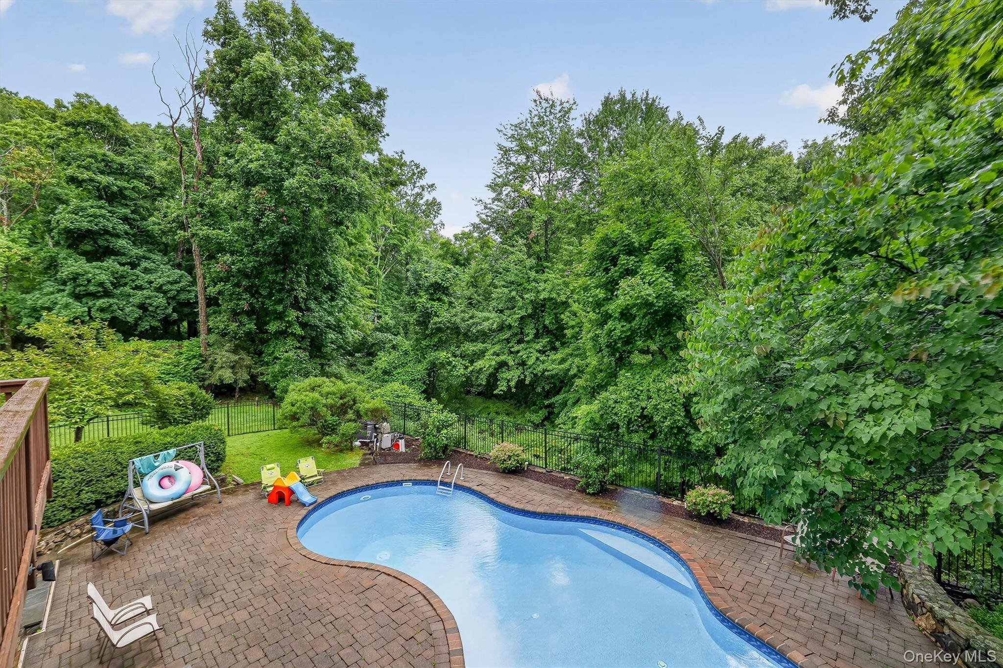 1 Stonefield CT, Cortlandt Manor, NY 10567
