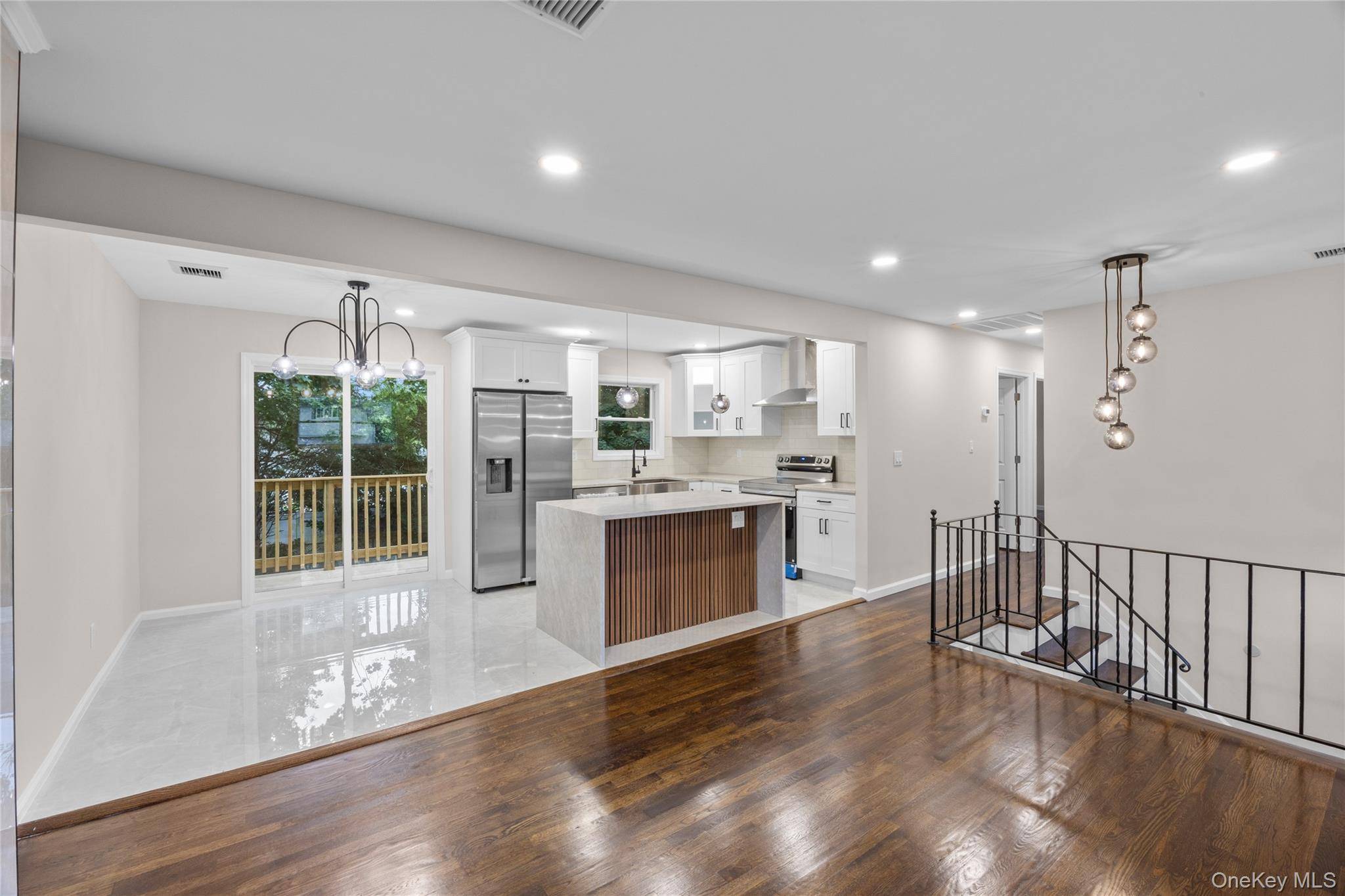 2907 Sipp AVE, Medford, NY 11763