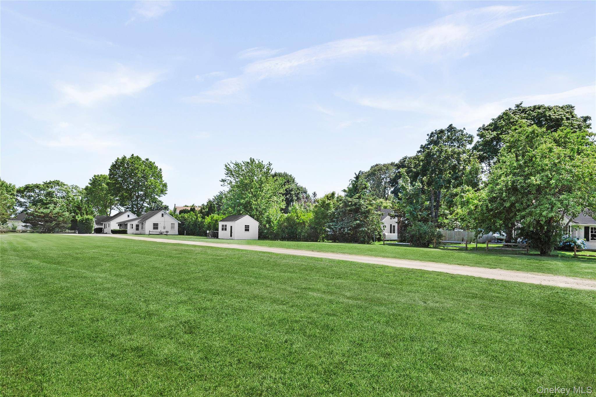 18 Smith LN, Jamesport, NY 11947