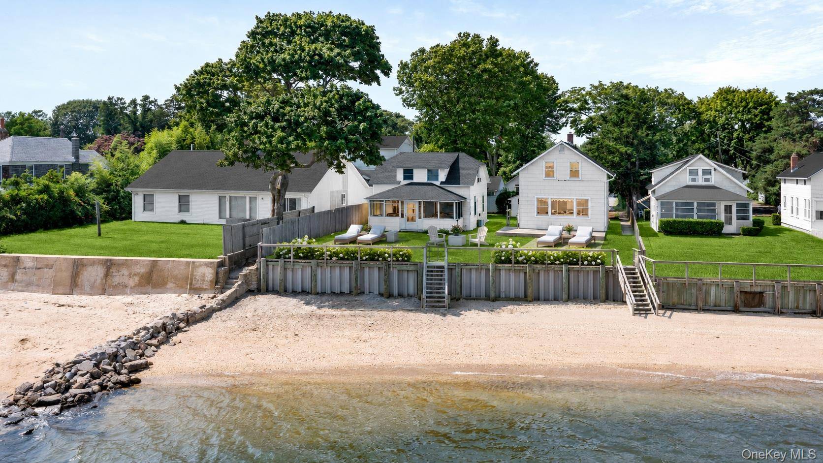 18 Smith LN, Jamesport, NY 11947