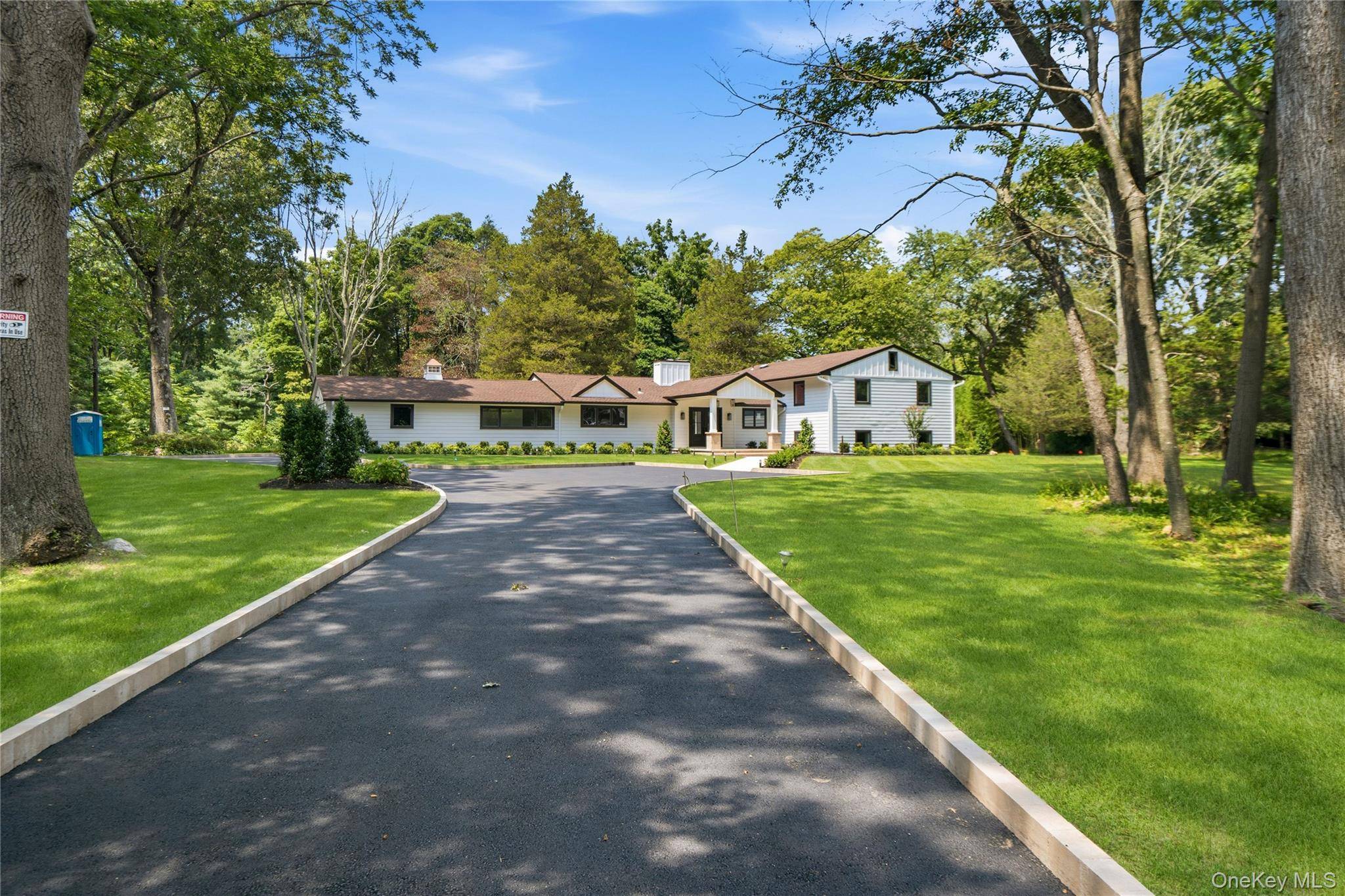 31 Saw Mill RD, Cold Spring Harbor, NY 11724