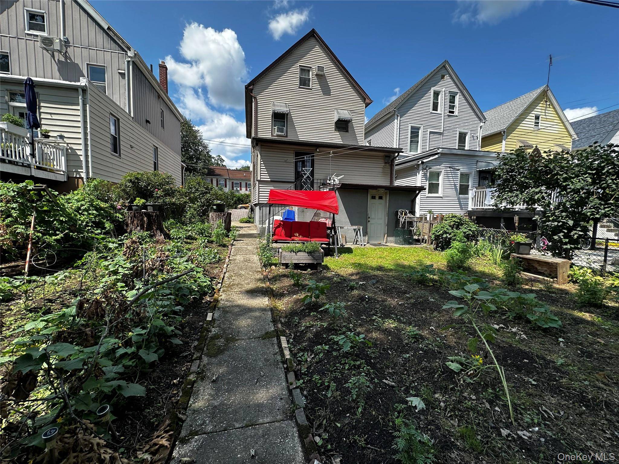 44 Claremont PL, Mount Vernon, NY 10553