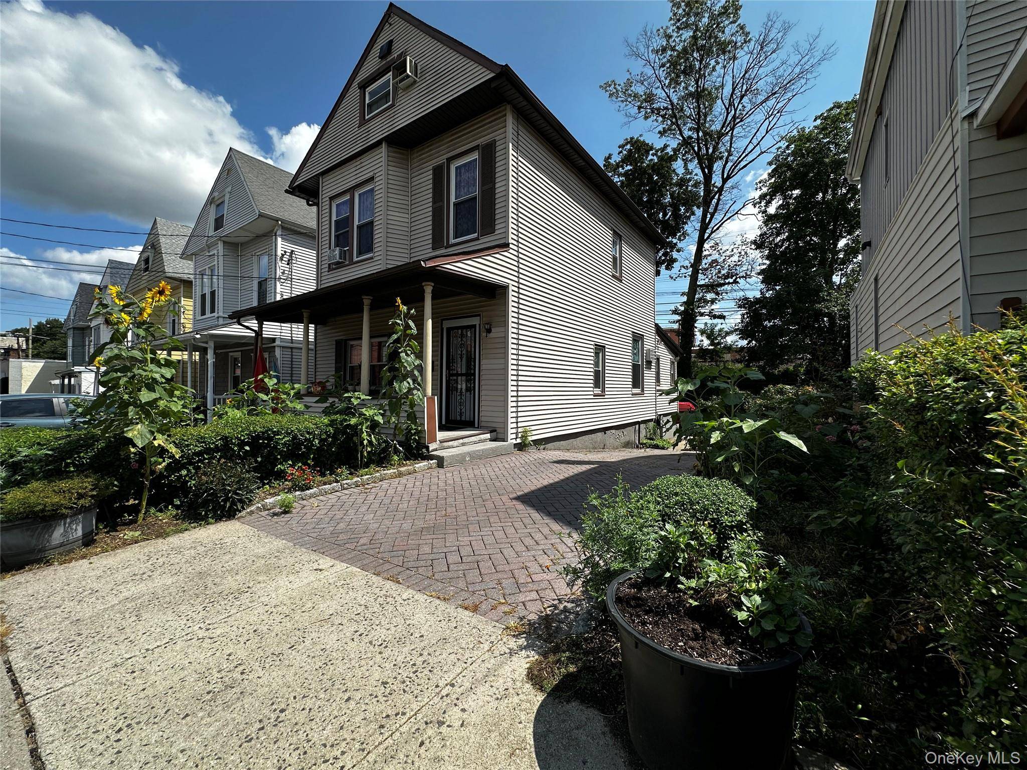 44 Claremont PL, Mount Vernon, NY 10553