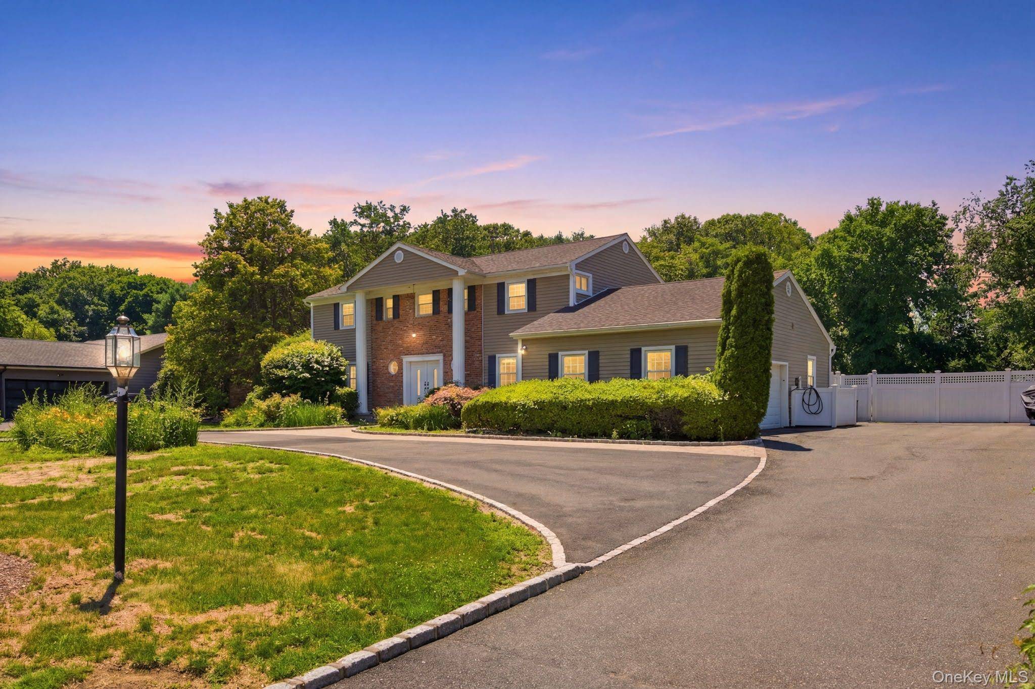25 Artisan AVE, Huntington, NY 11743