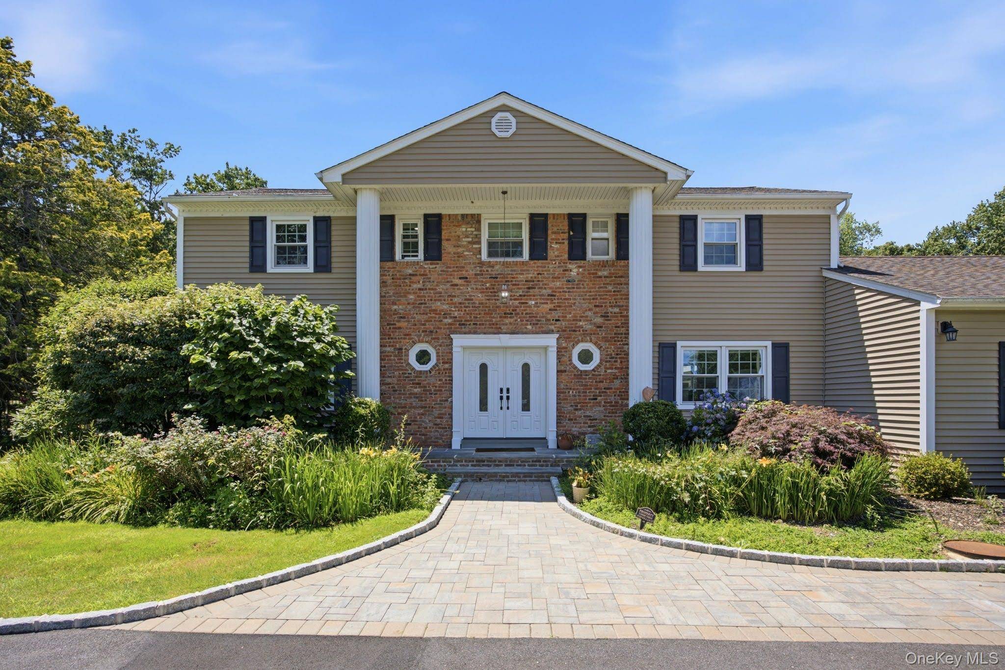 25 Artisan AVE, Huntington, NY 11743