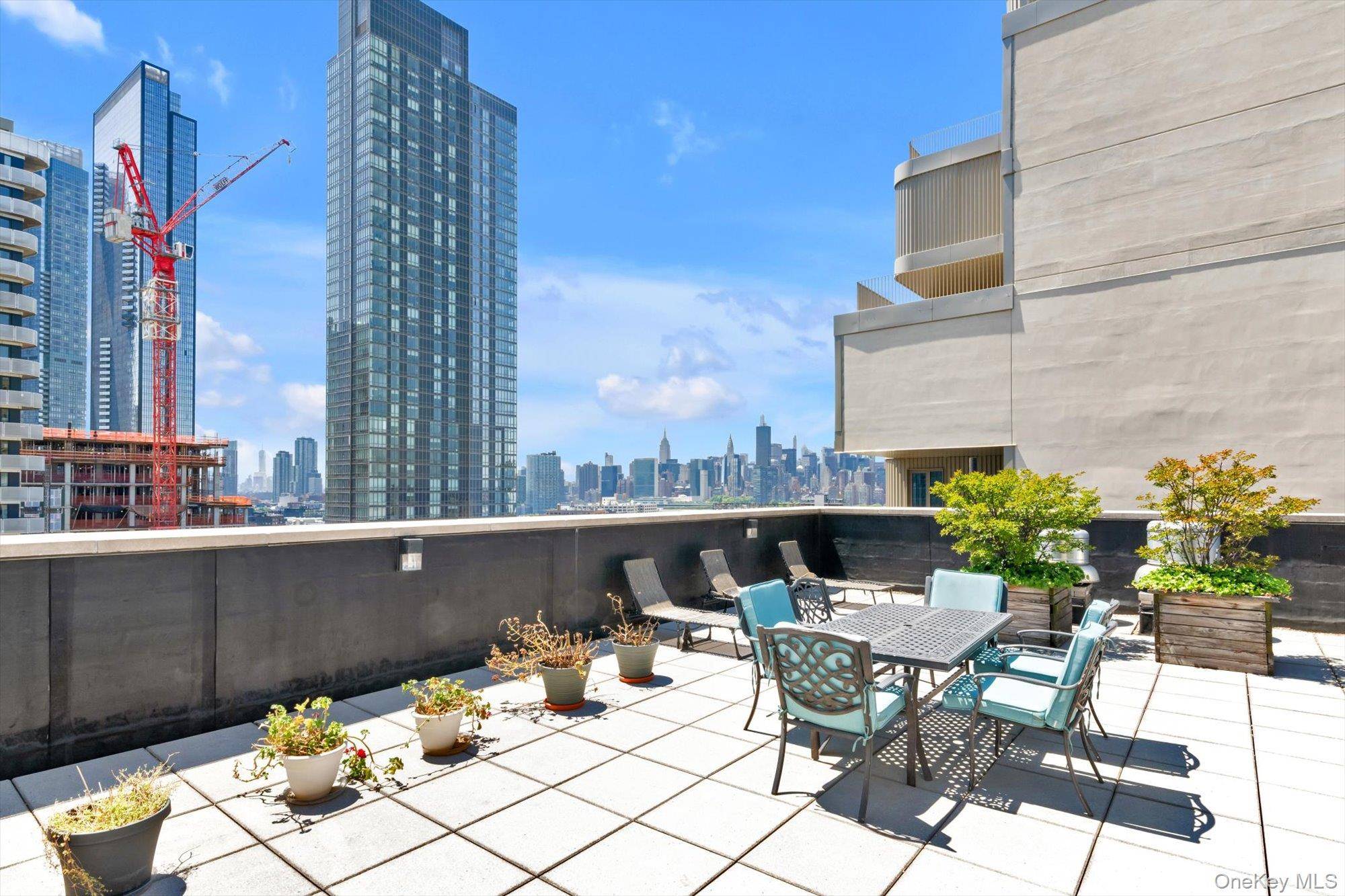 2415 Queens PLZ #6B, Long Island City, NY 11101