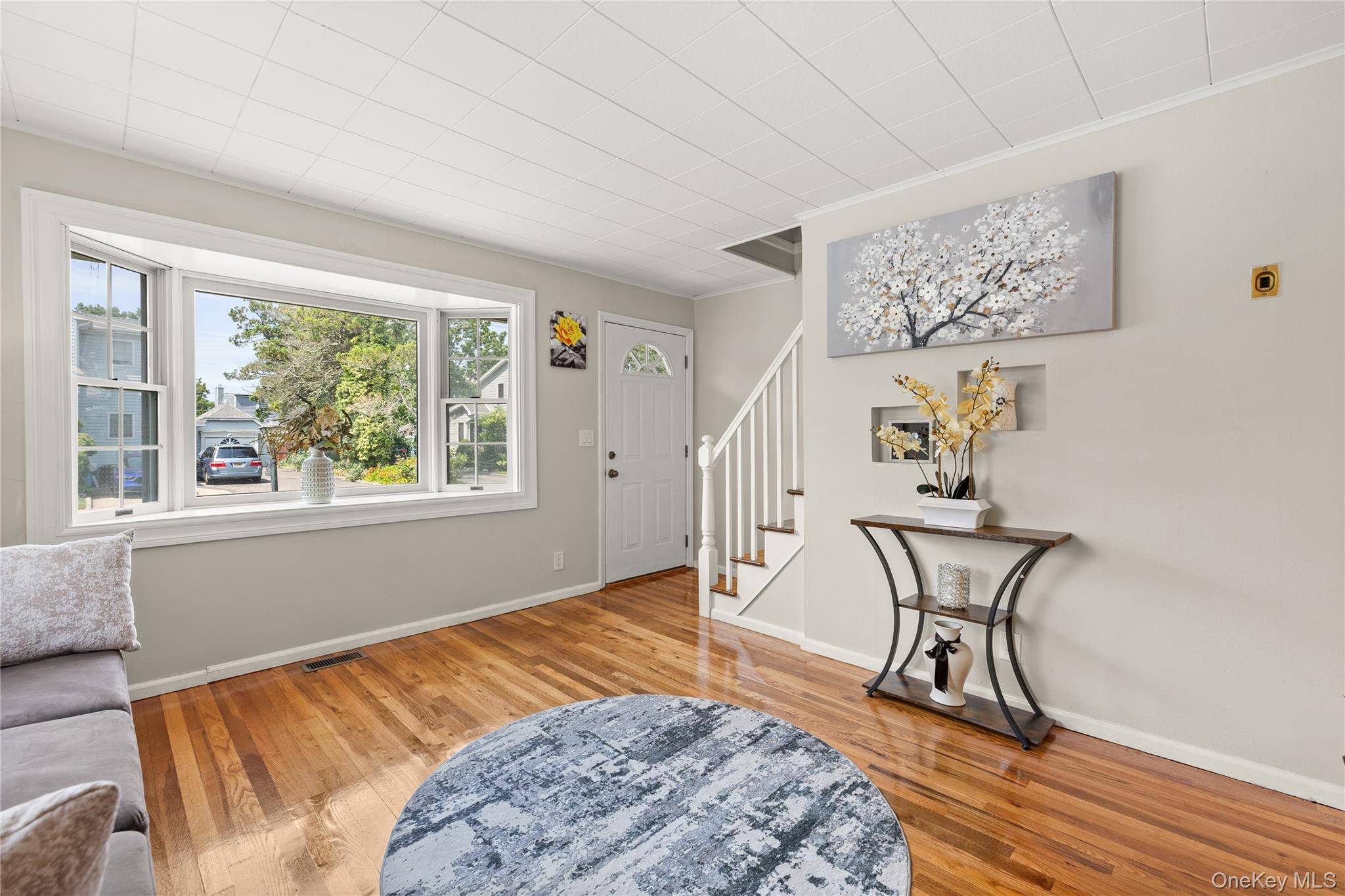 718 Elmwood RD, West Babylon, NY 11704