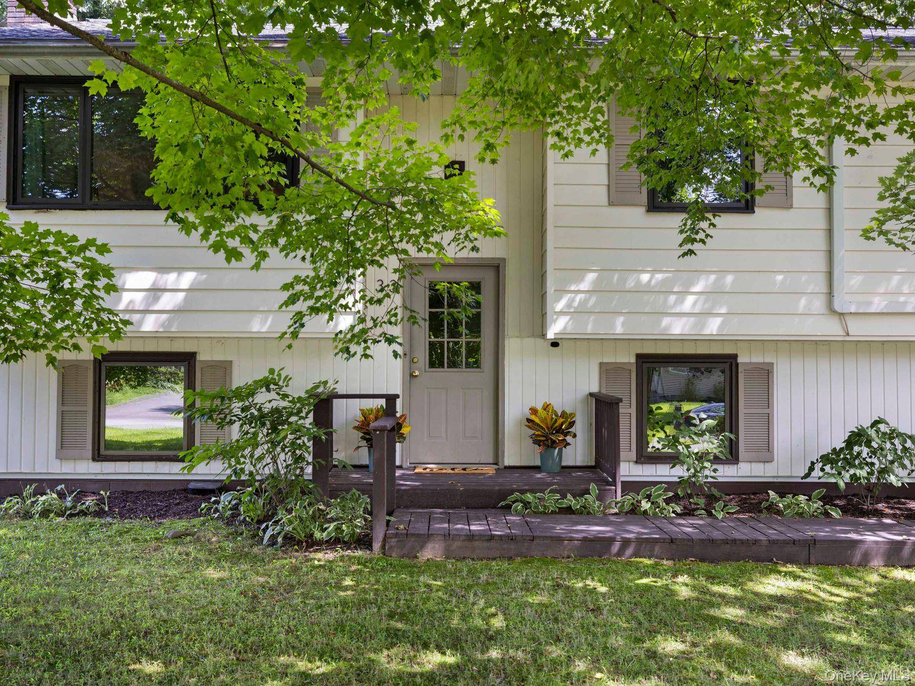 33 Alan ST, Stone Ridge, NY 12484