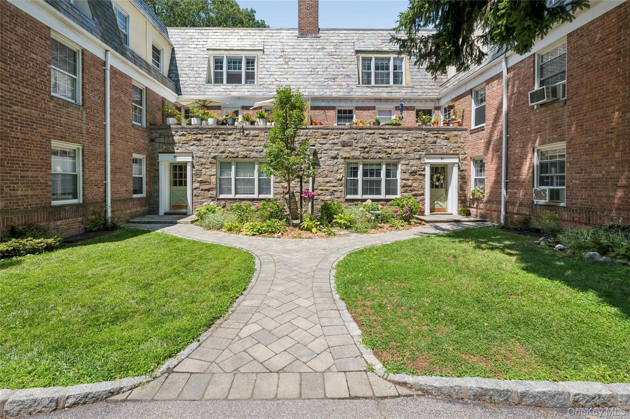84 Pinewood RD #1F, Hartsdale, NY 10530