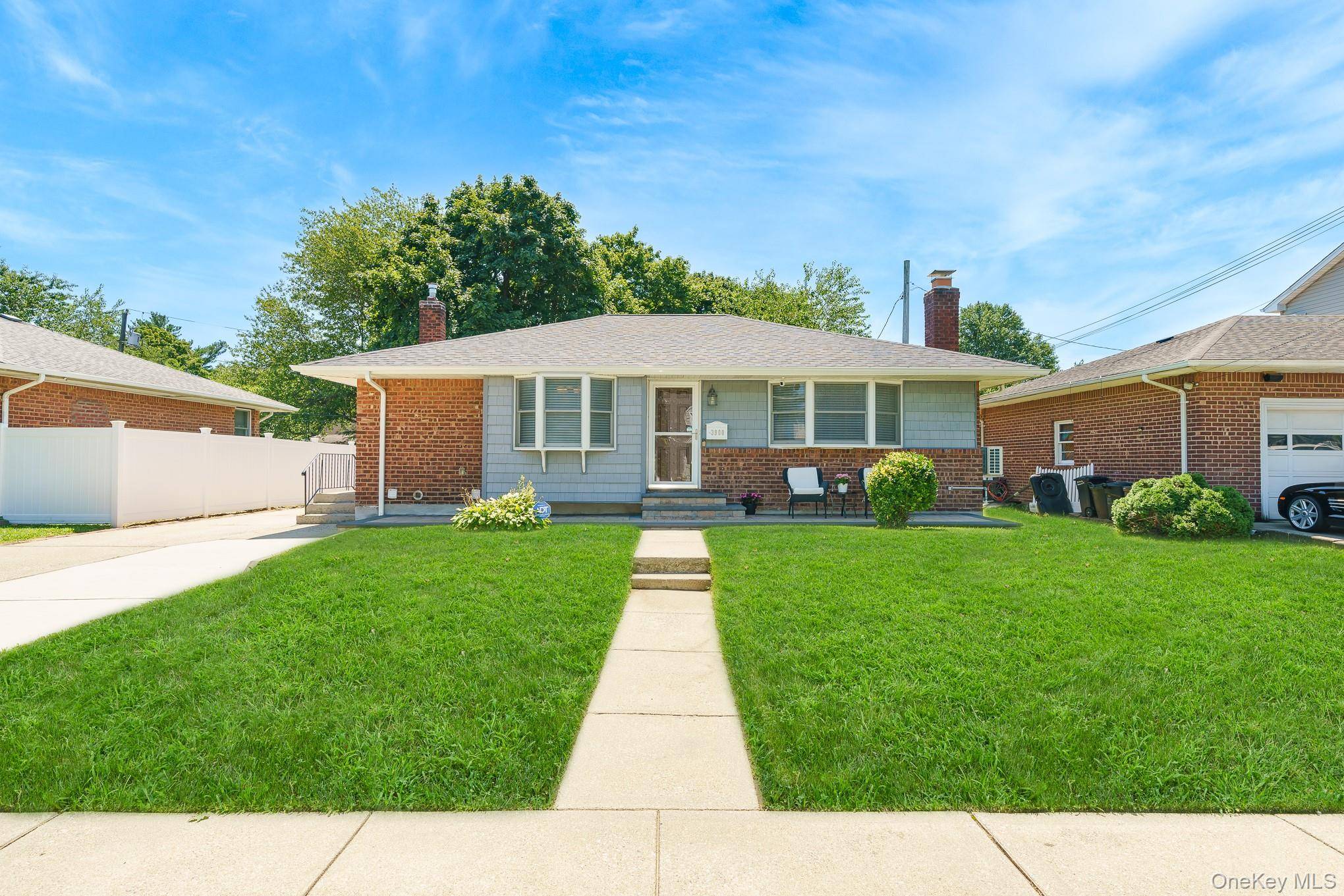 3900 Miller PL, Levittown, NY 11756
