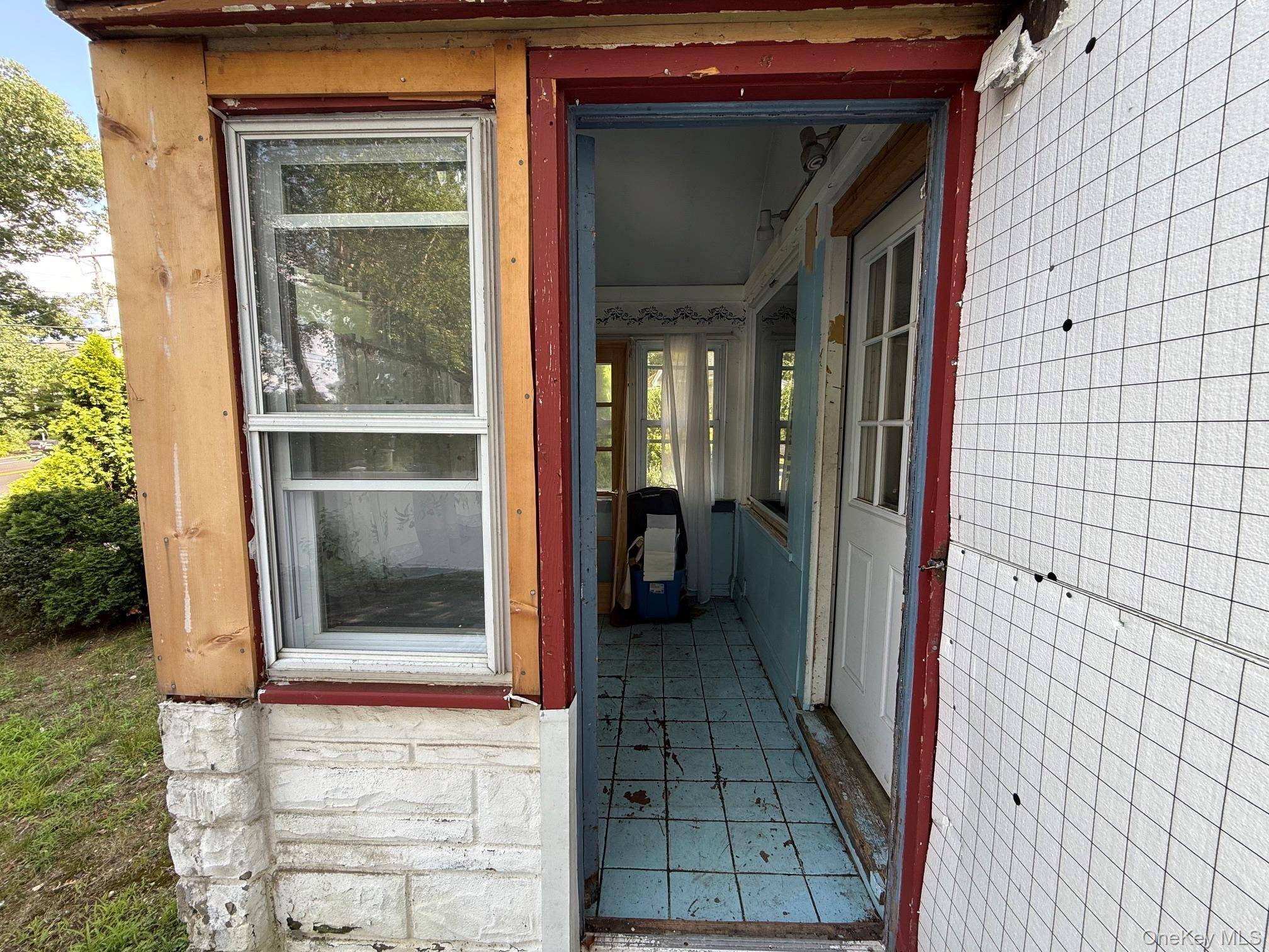 1014 Washington DR, Centerport, NY 11721