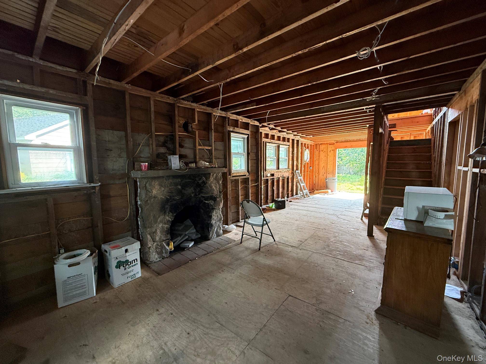 1014 Washington DR, Centerport, NY 11721