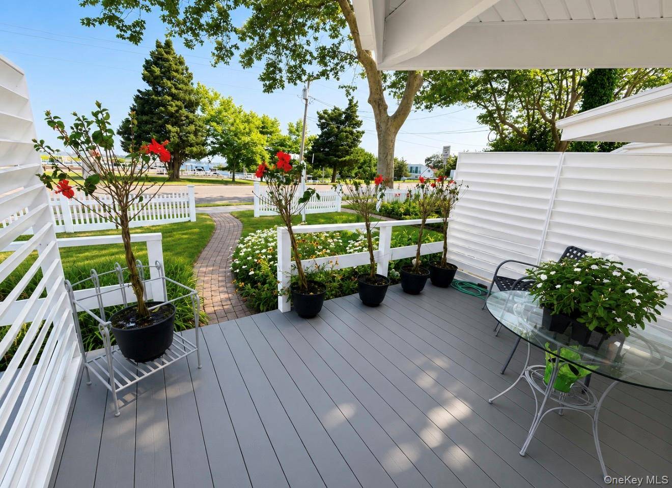 35 Library Avenue #8 R, Westhampton Beach, NY 11978