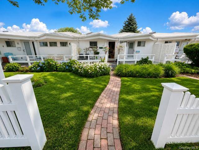 35 Library Avenue #8 R, Westhampton Beach, NY 11978