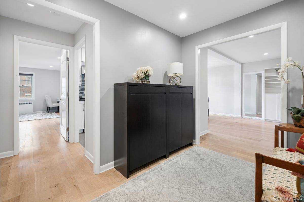 7 Chateaux CIR #7F, Scarsdale, NY 10583