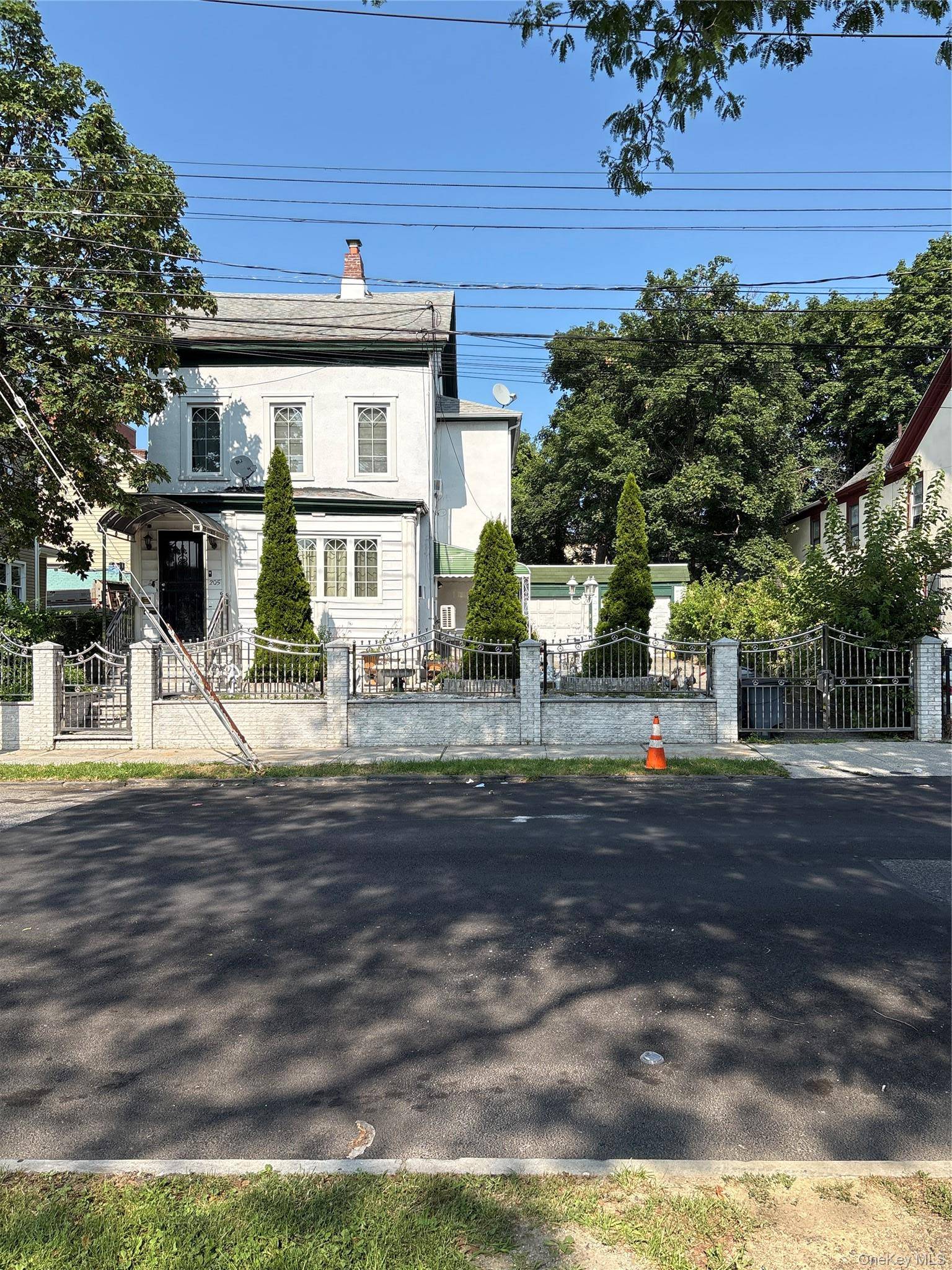 205 S 6th AVE, Mount Vernon, NY 10550