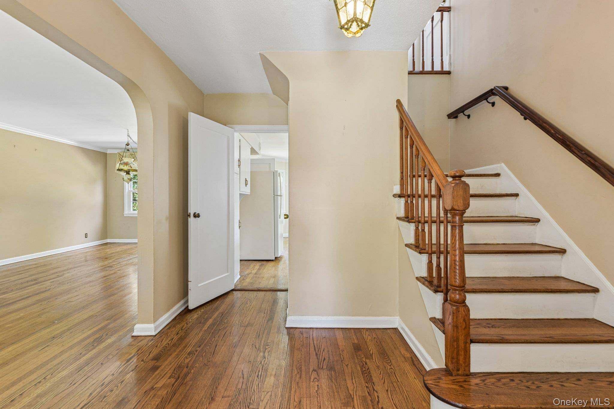 93 Transverse RD, Garden City, NY 11530