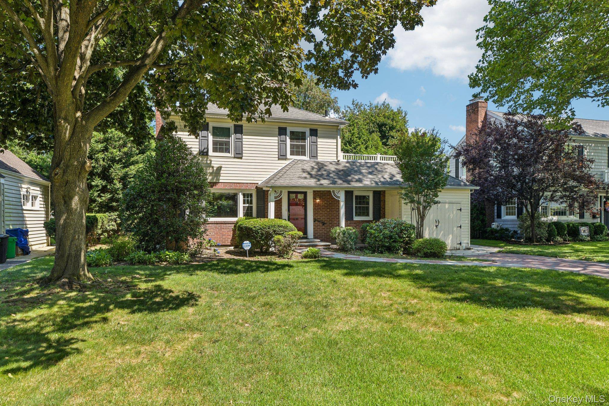 93 Transverse RD, Garden City, NY 11530
