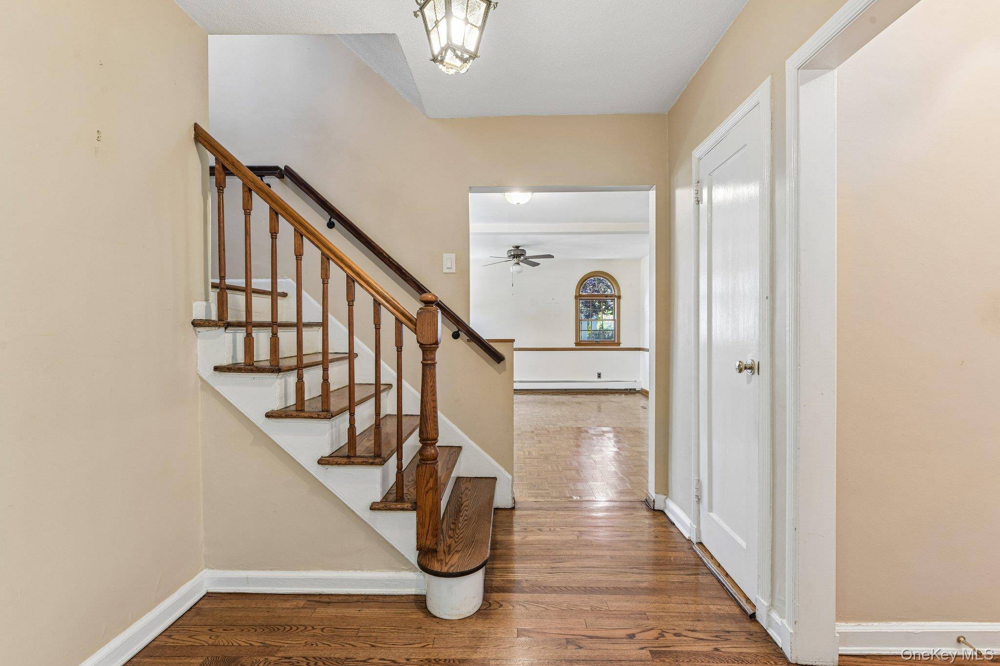 93 Transverse RD, Garden City, NY 11530
