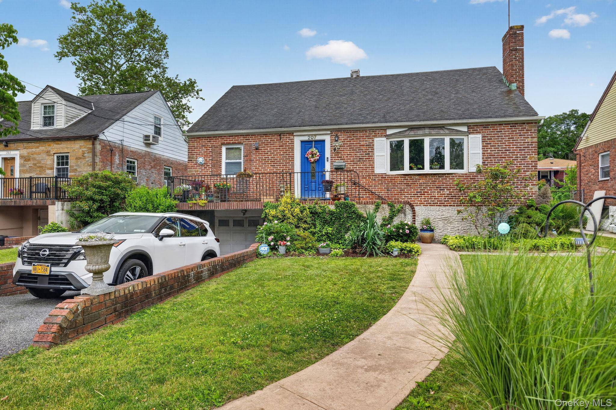 207 Clunie AVE, Yonkers, NY 10703