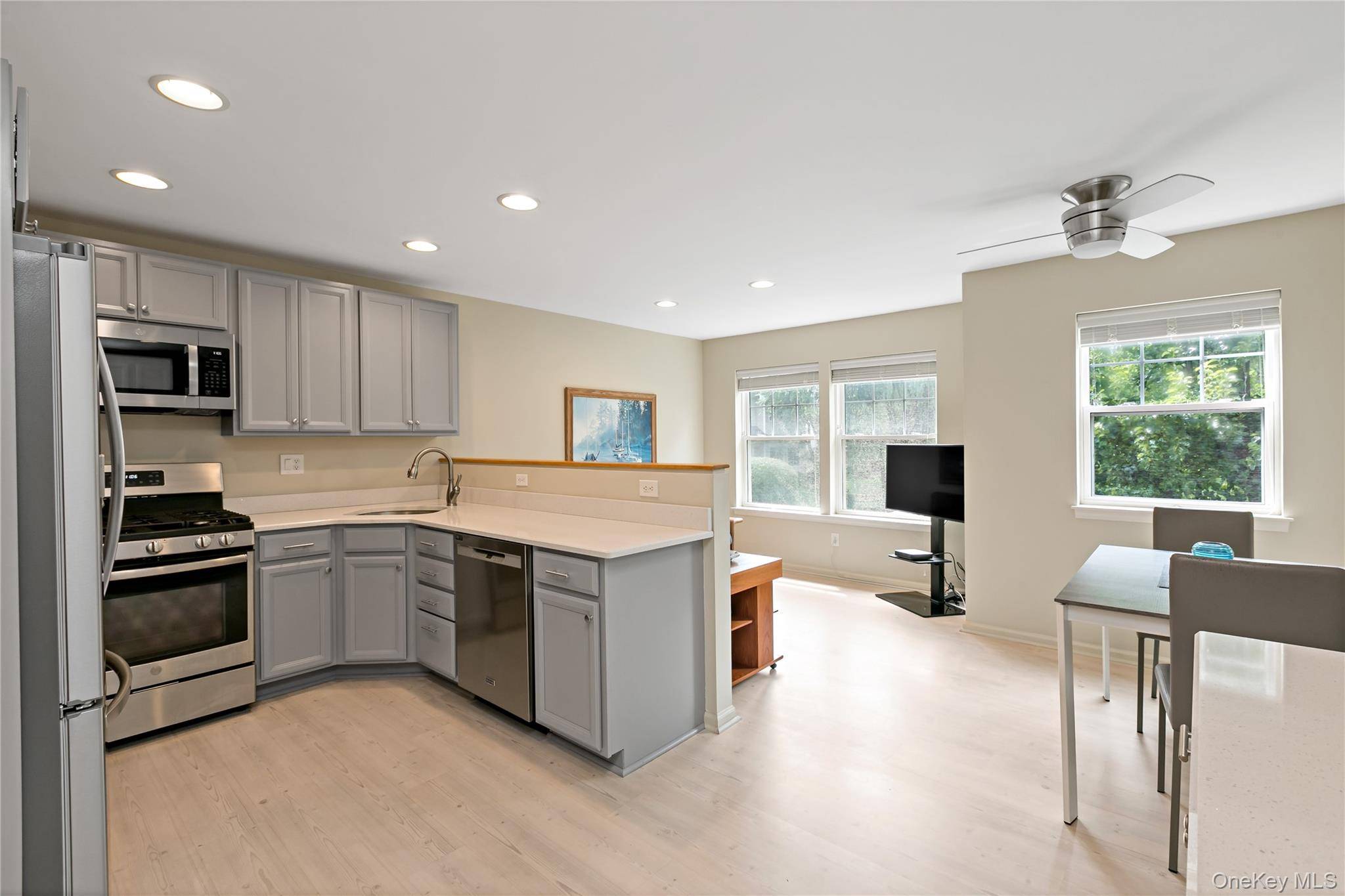 138 Underhill LN, Peekskill, NY 10566