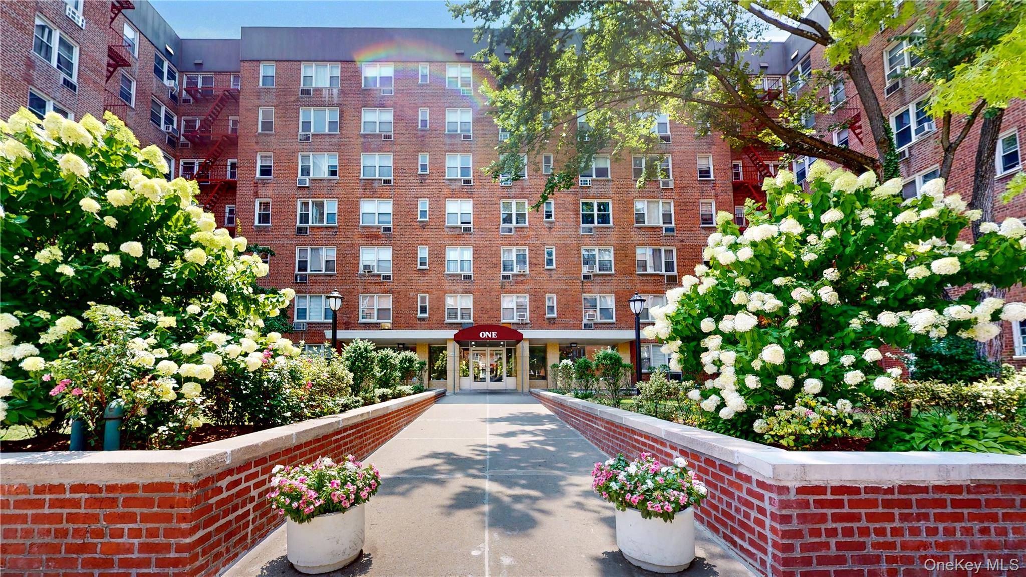 1 Sadore LN #3X, Yonkers, NY 10710