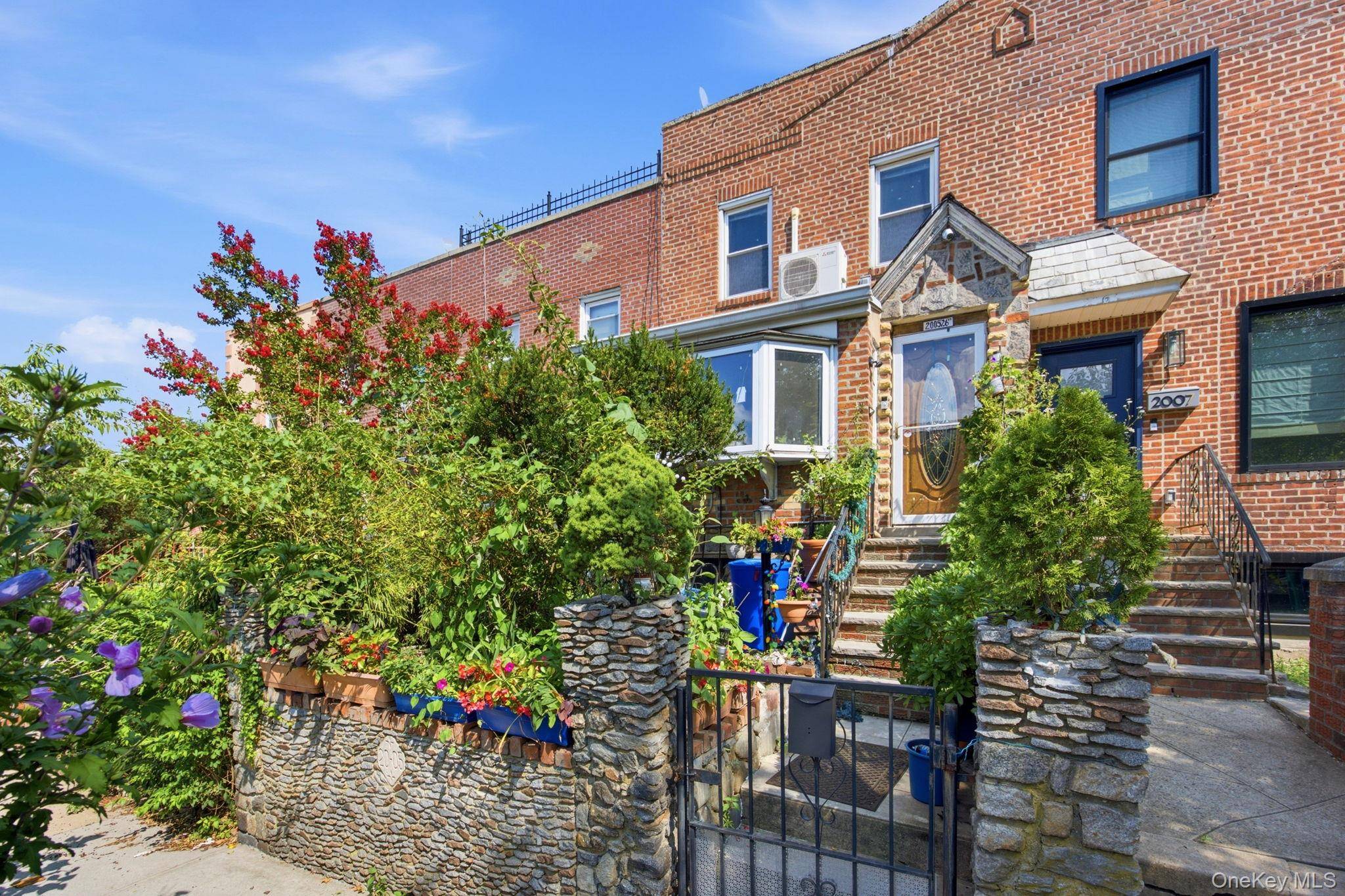 2005 26th ST, Astoria, NY 11105