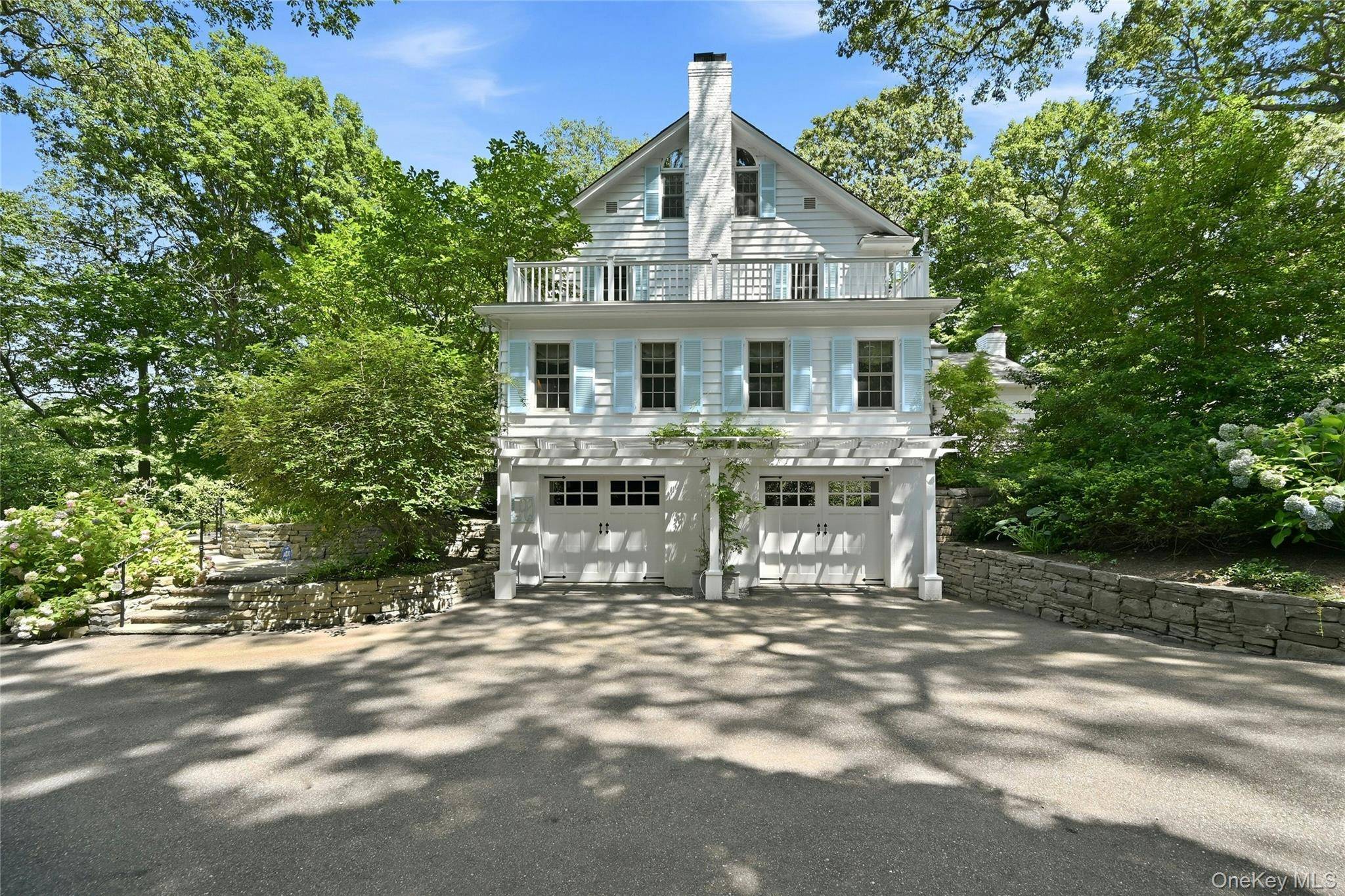 2 Kaiser Hill RD, Huntington Bay, NY 11743