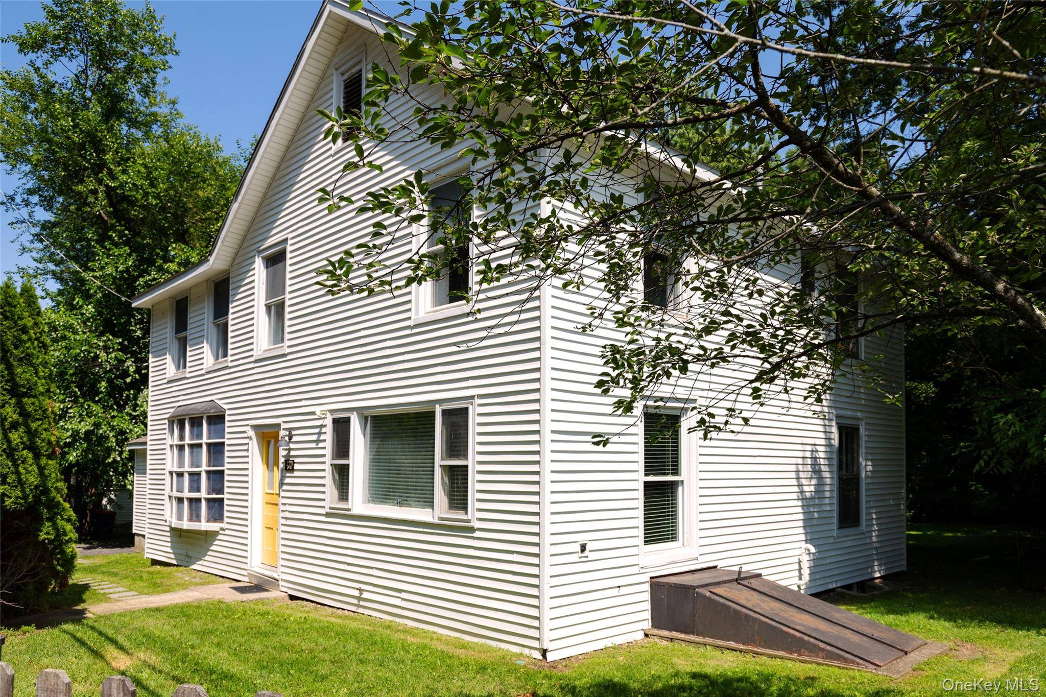 420 Rhinecliff RD, Rhinebeck, NY 12572