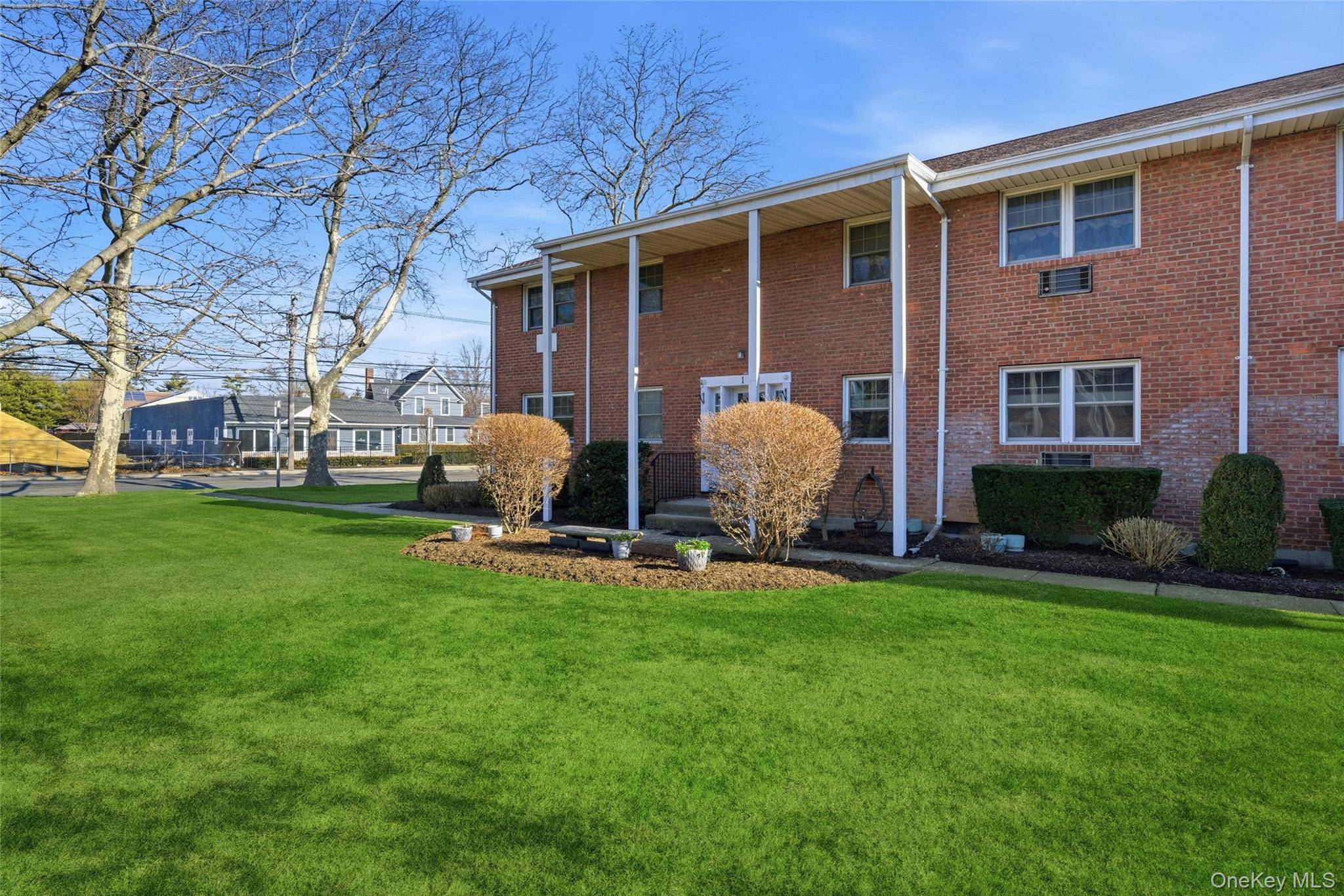 297 Merrick RD #D 1, Amityville, NY 11701