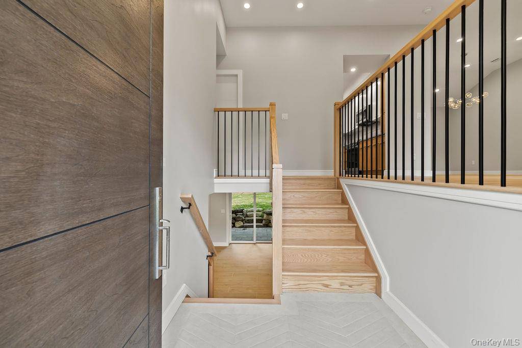 142 N Little Tor RD, New City, NY 10956