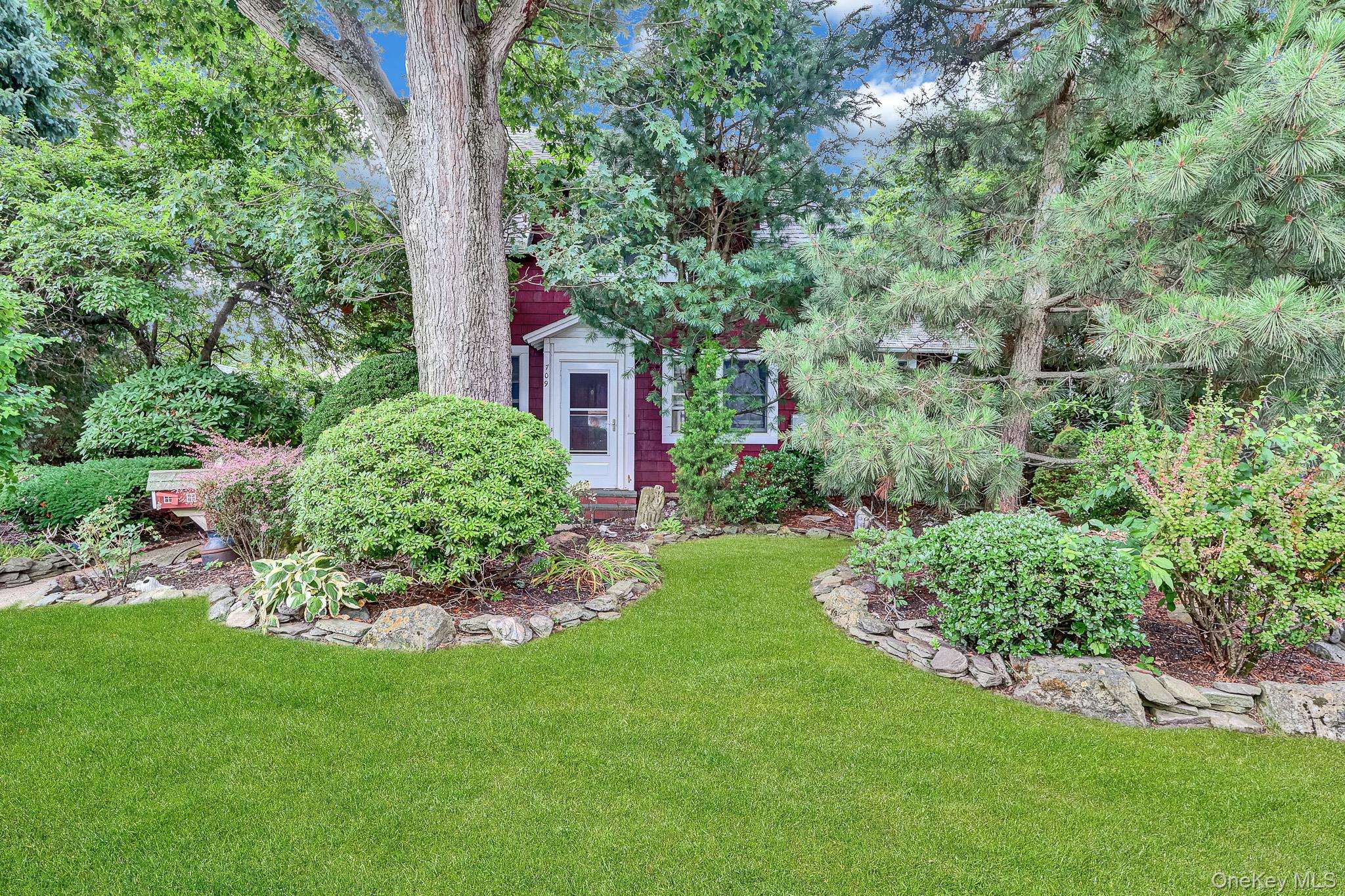 709 Clinton ST, Bellmore, NY 11710