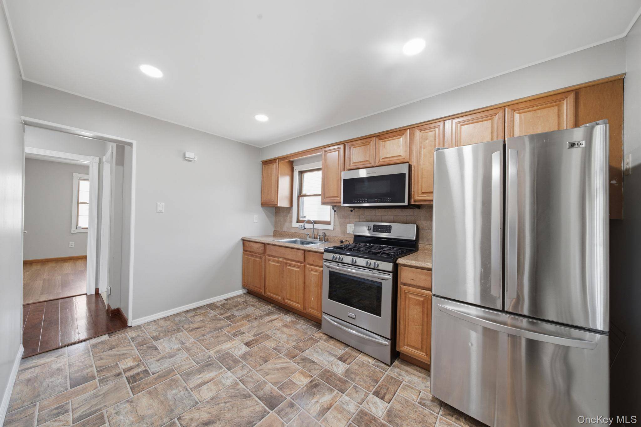12 Nelson ST, Elmont, NY 11003