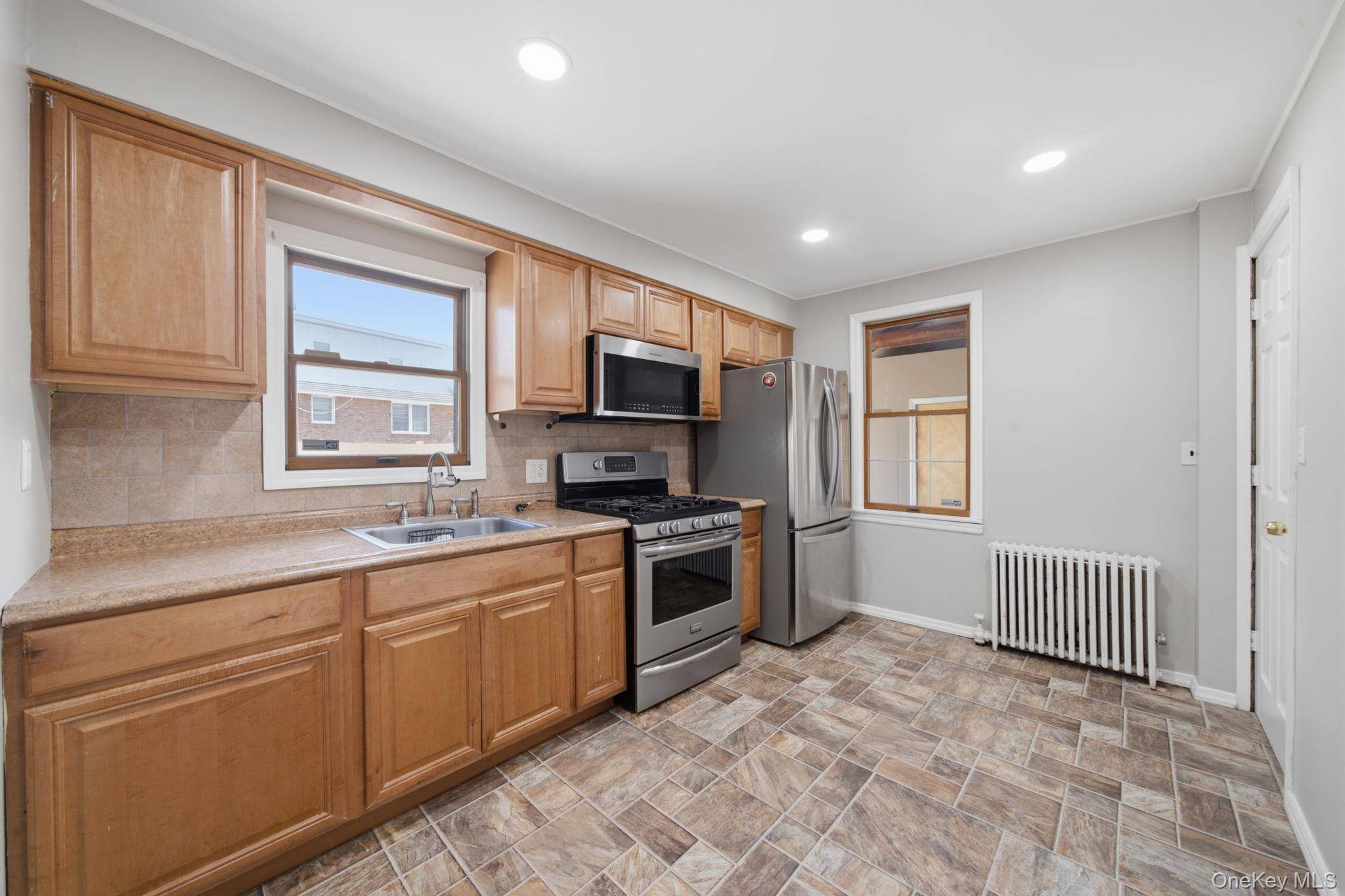 12 Nelson ST, Elmont, NY 11003