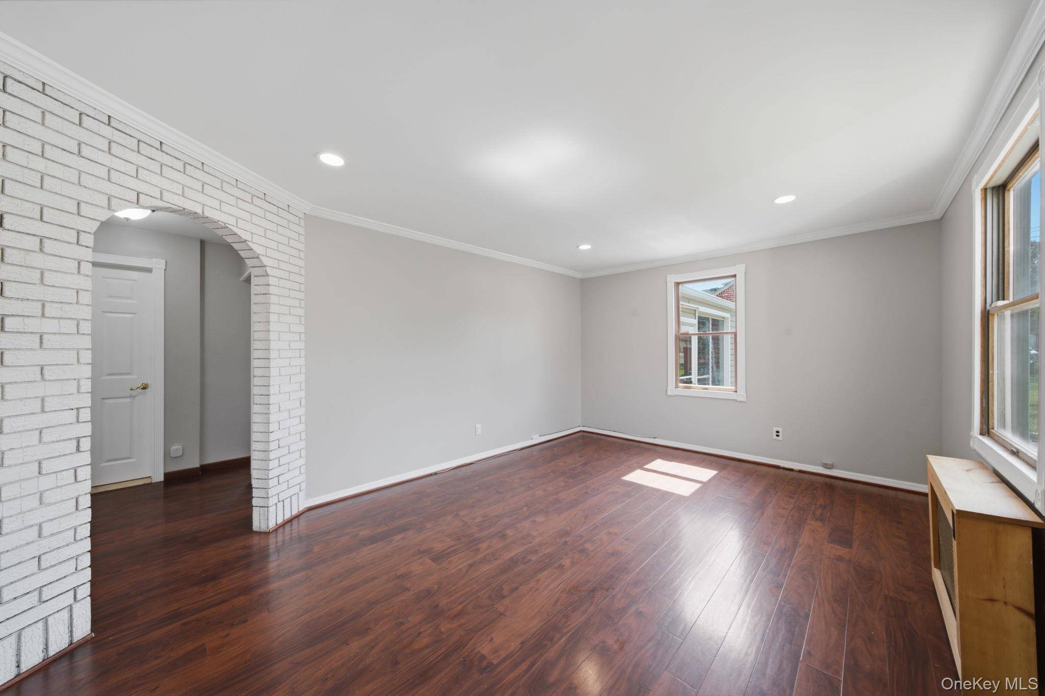 12 Nelson ST, Elmont, NY 11003
