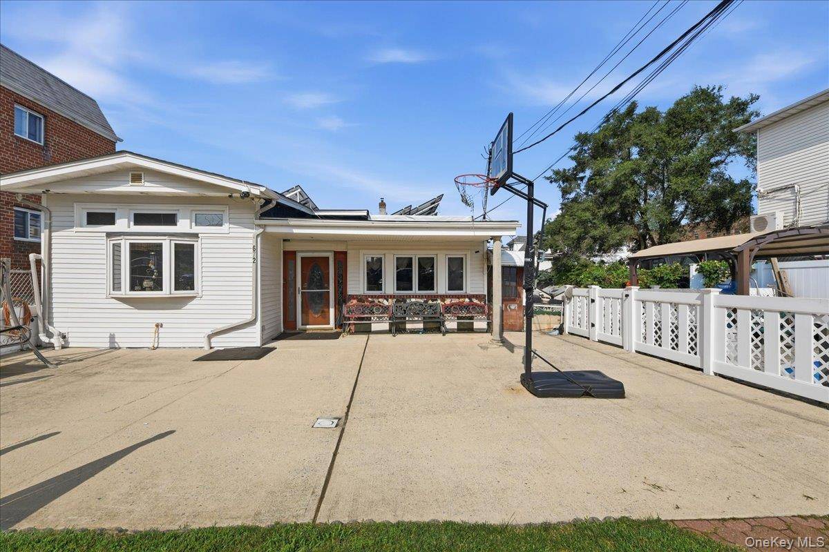672 Drew ST, Brooklyn, NY 11208