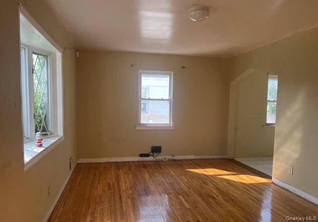 28 Monaco AVE, Elmont, NY 11003