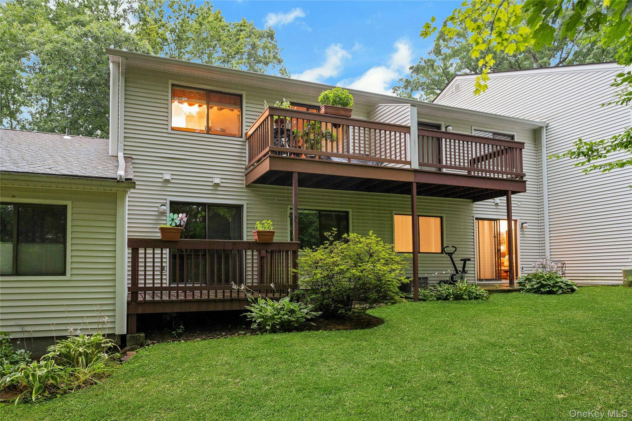 90 Molly Pitcher LN #F, Yorktown Heights, NY 10598