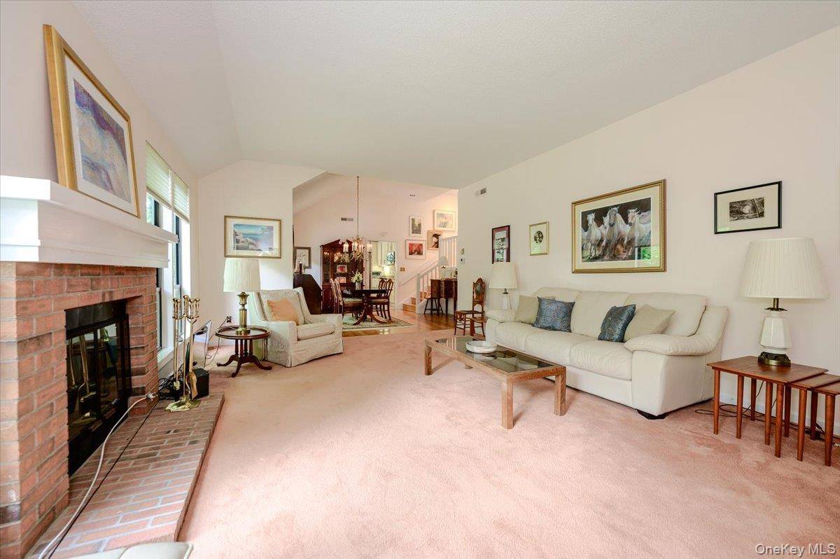 456 Heritage HLS #B, Somers, NY 10589