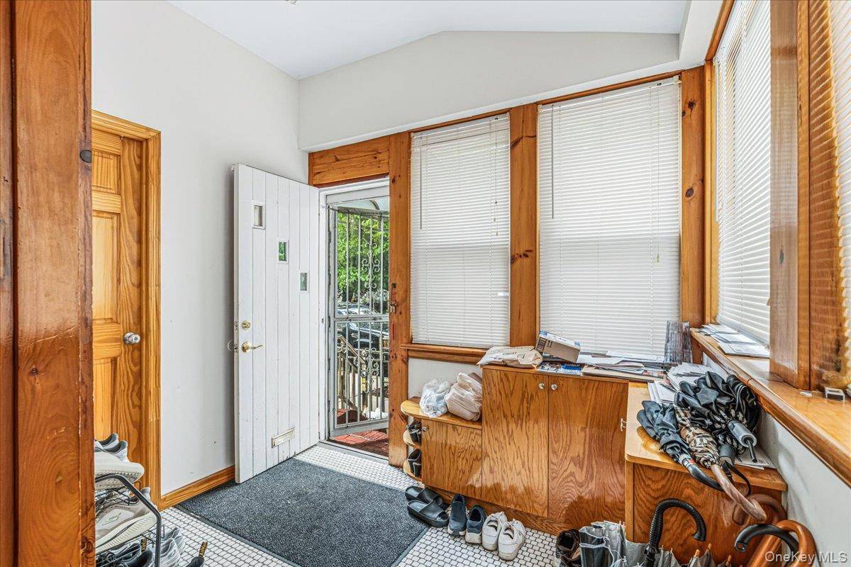 8605 79th ST, Woodhaven, NY 11421