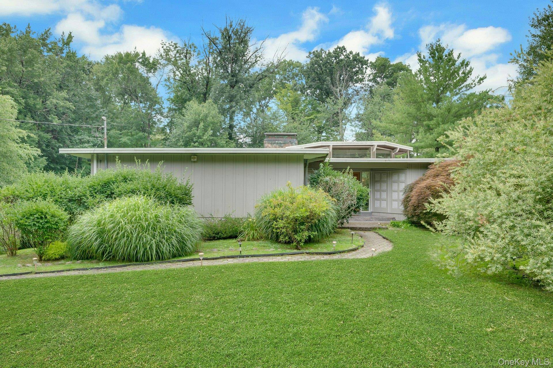 107 Holly PL, Briarcliff Manor, NY 10510